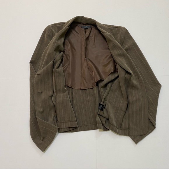 ⭐️ IZ Byer California stripe jacket size medium. - Picture 7 of 7